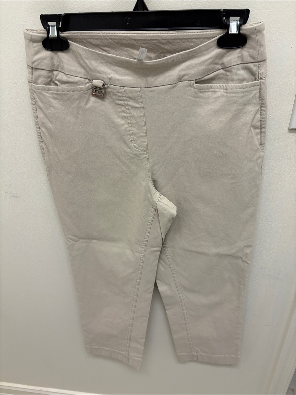 lulu b Women's Beige cropped  Pull-On pants sz 6